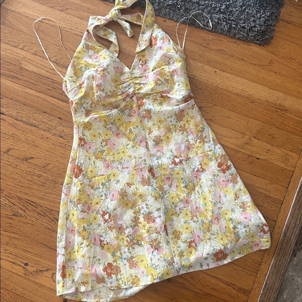 Astr The Label Halter Cinched Floral Mini Dress Yellow Floral size Medium - Picture 4 of 12