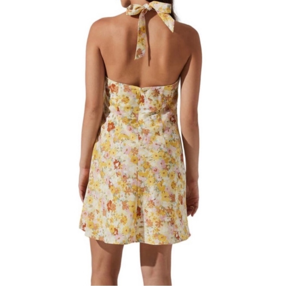 Astr The Label Halter Cinched Floral Mini Dress Yellow Floral size Medium - Picture 3 of 12