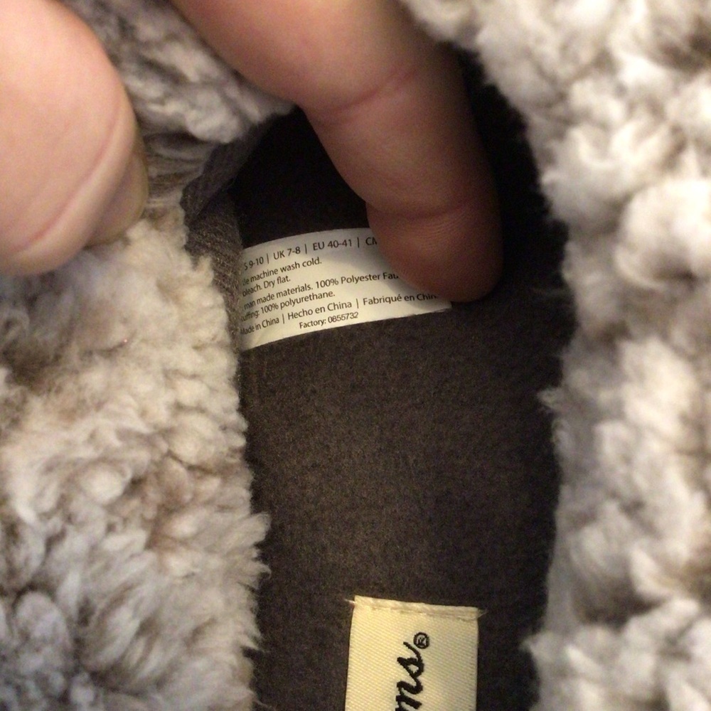 Dearfoams Women’s Gray Fair Isle Knit Fleece Clog Slippers - Picture 6 of 6