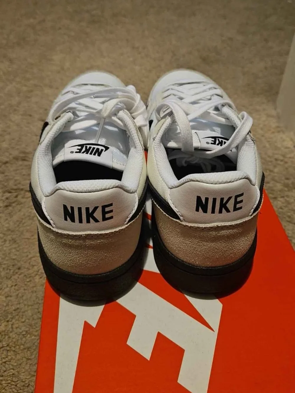 Nike Low-Top Sneakers - Picture 2 of 4