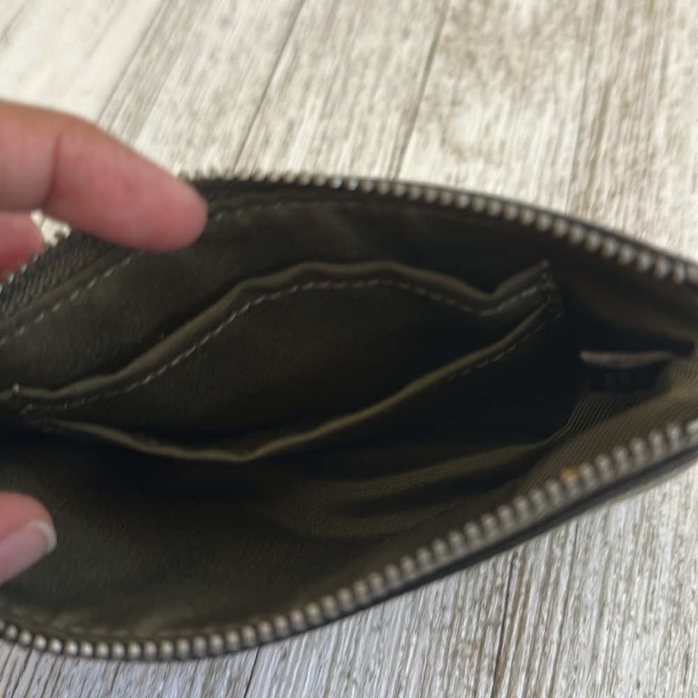 Coach Corner Zip Wristlet. - Picture 5 of 7