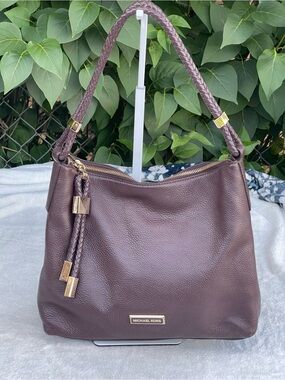 Michael Kors Lexington Medium Pebbled Leather Shoulder Bag.