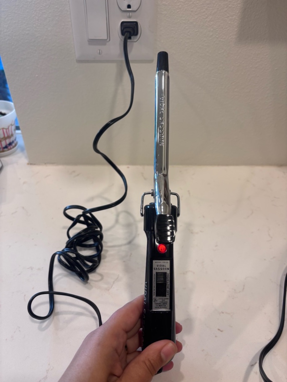 Vidal Sassoon Black Mini Curling Iron - Compact Travel Styling Wand