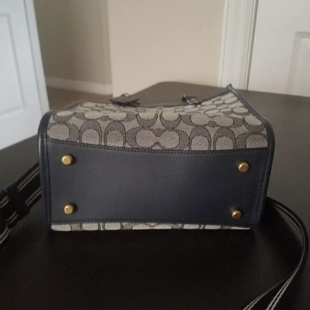 Coach Crossbody - Picture 5 of 7