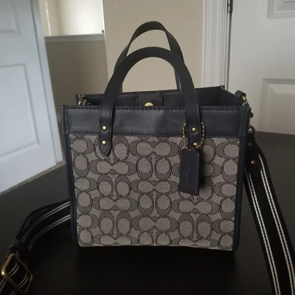 Coach Crossbody - Picture 1 of 7