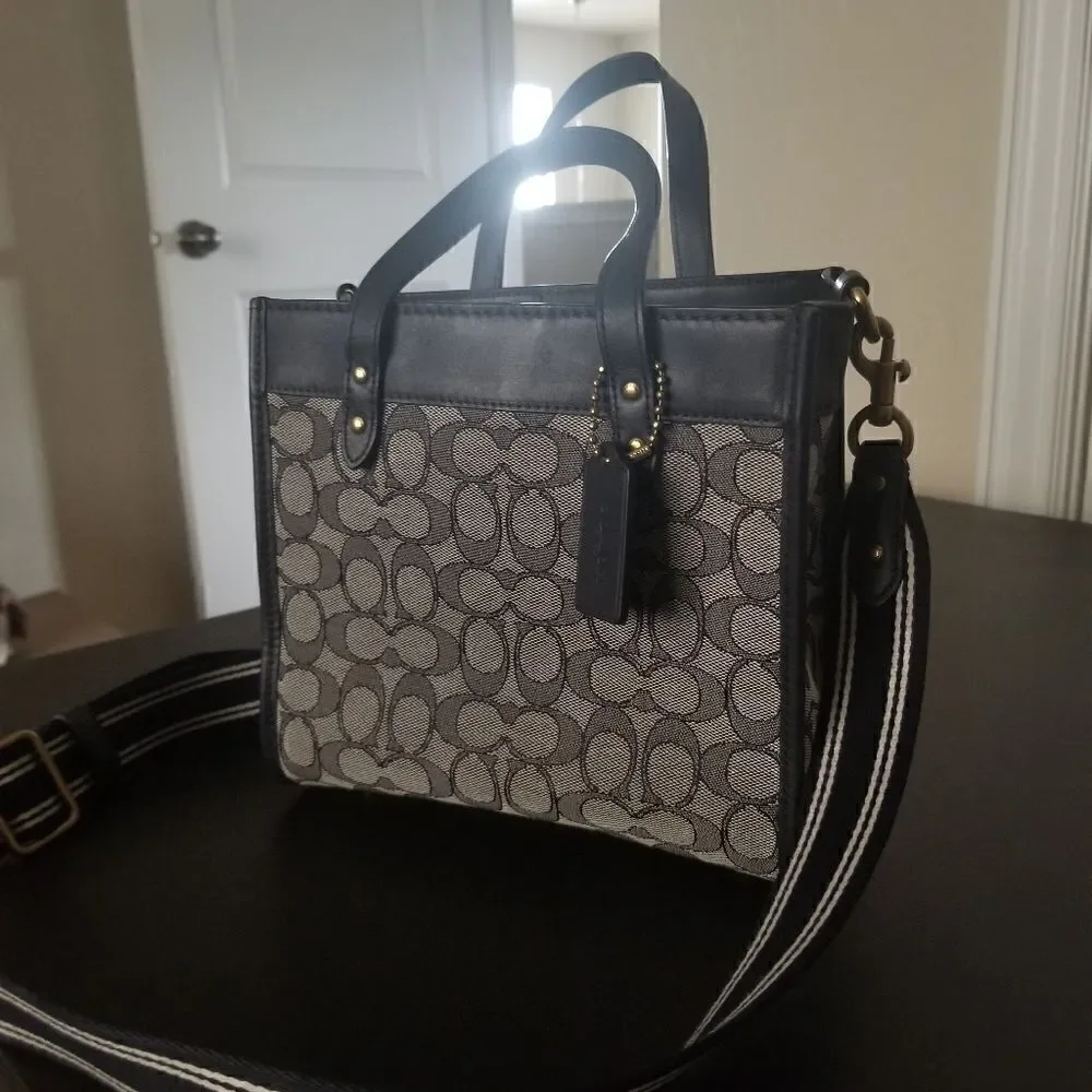 Coach Crossbody - Picture 2 of 7