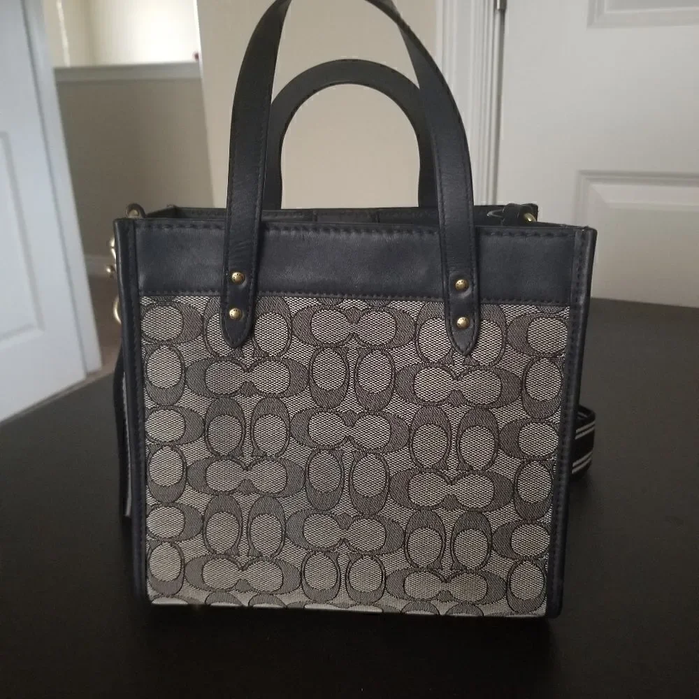 Coach Crossbody - Picture 3 of 7