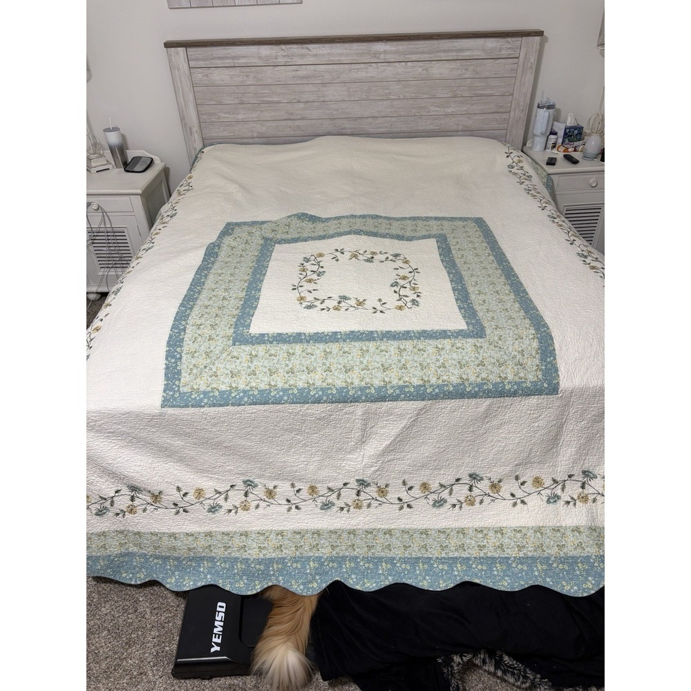 Vintage Large Quilt Green, Blue Spring & Floral‎ Scalloped Edges 112"x 98"