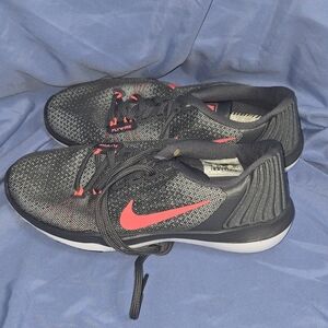 Nike Womens Training Supreme TRX Sneakers