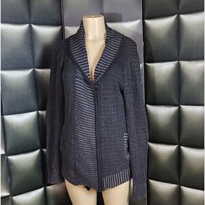 Finely knit tennis sweater 