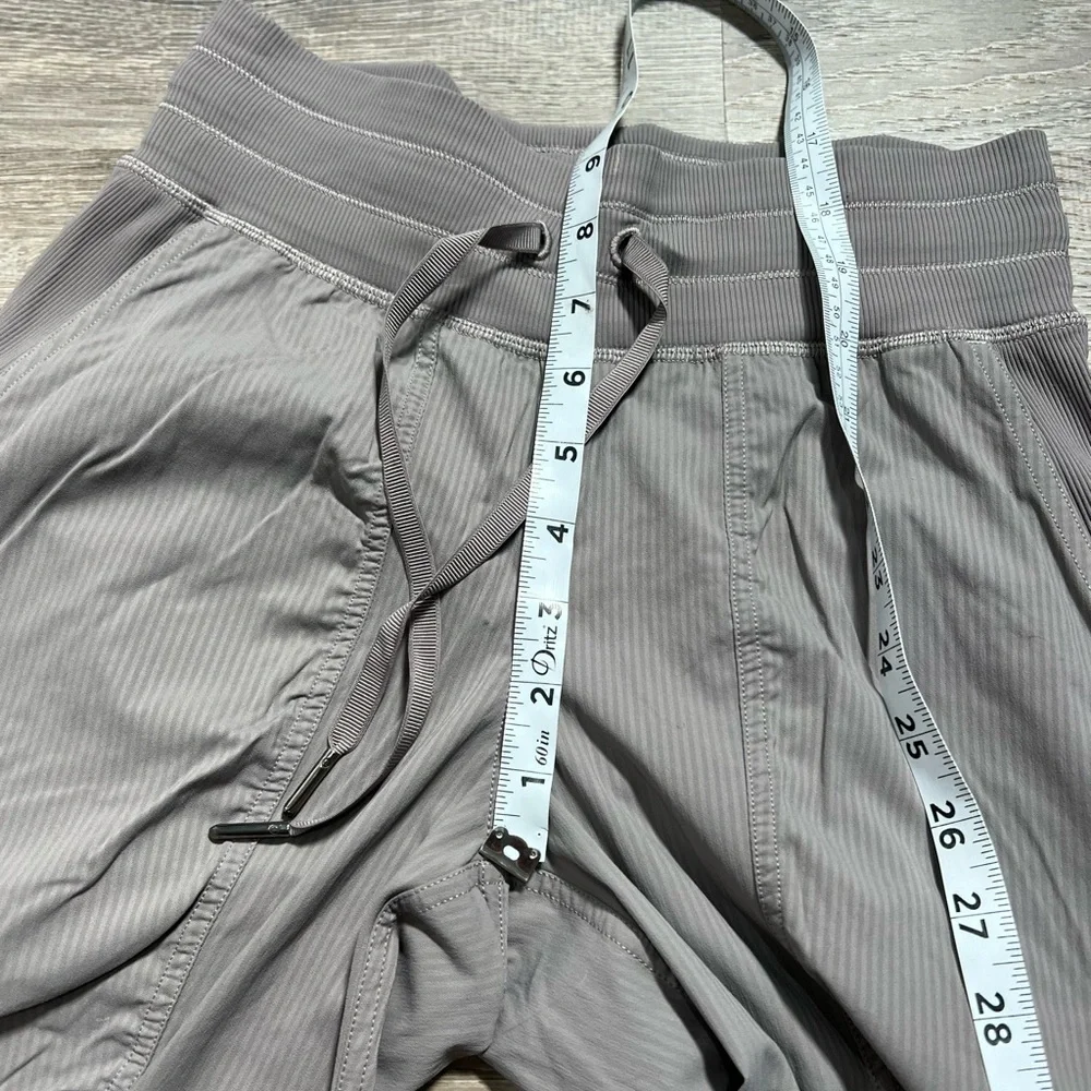 Lululemon Women Casual Pant - Picture 4 of 9