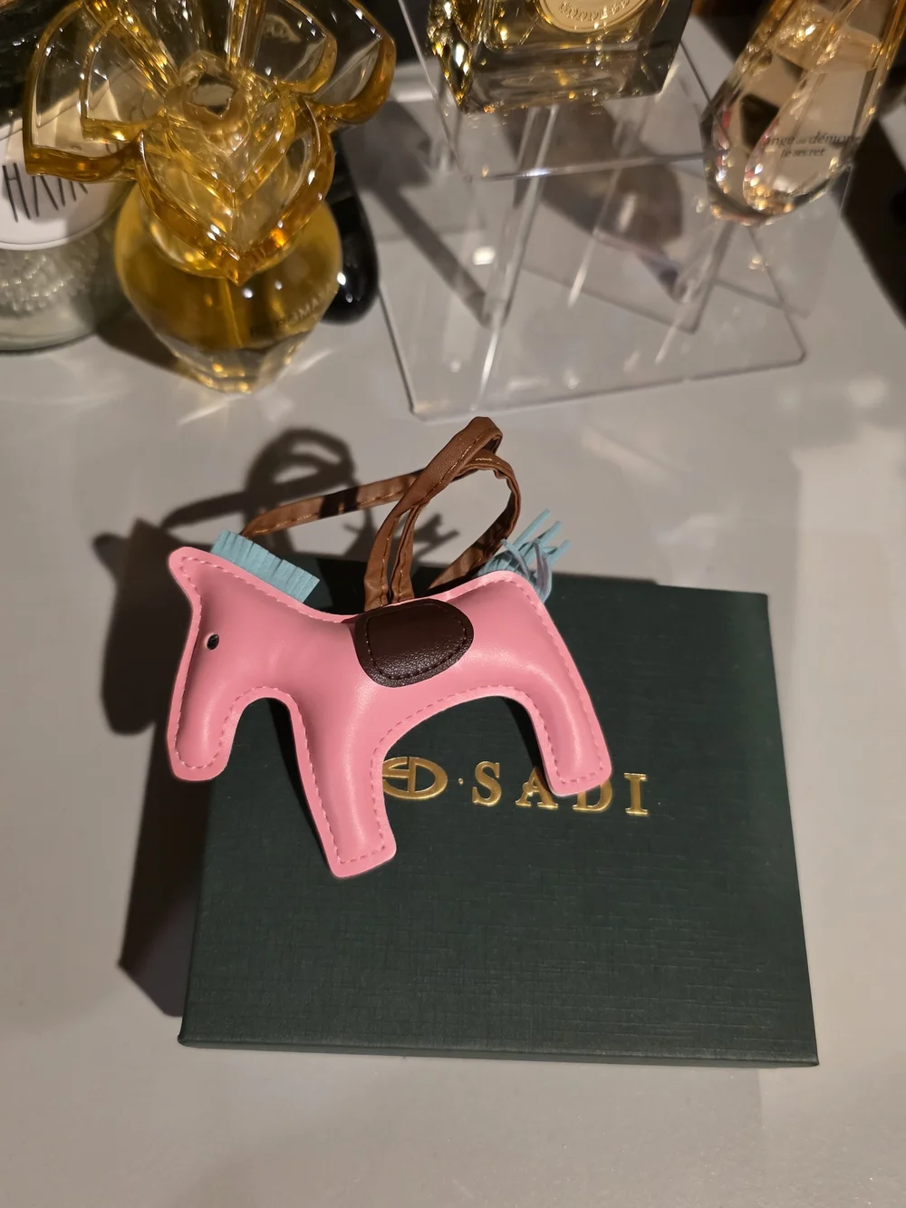 SADI Pink Leather Horse Bag Charm with Brown Saddle - Picture 2 of 4