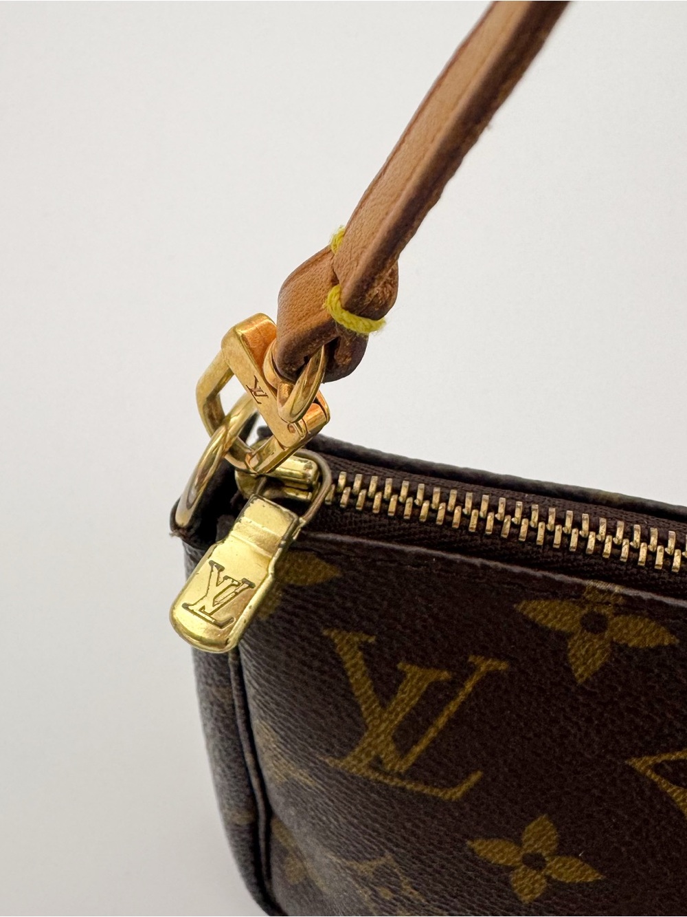 Louis Vuitton Monogram Pochette - Picture 7 of 11