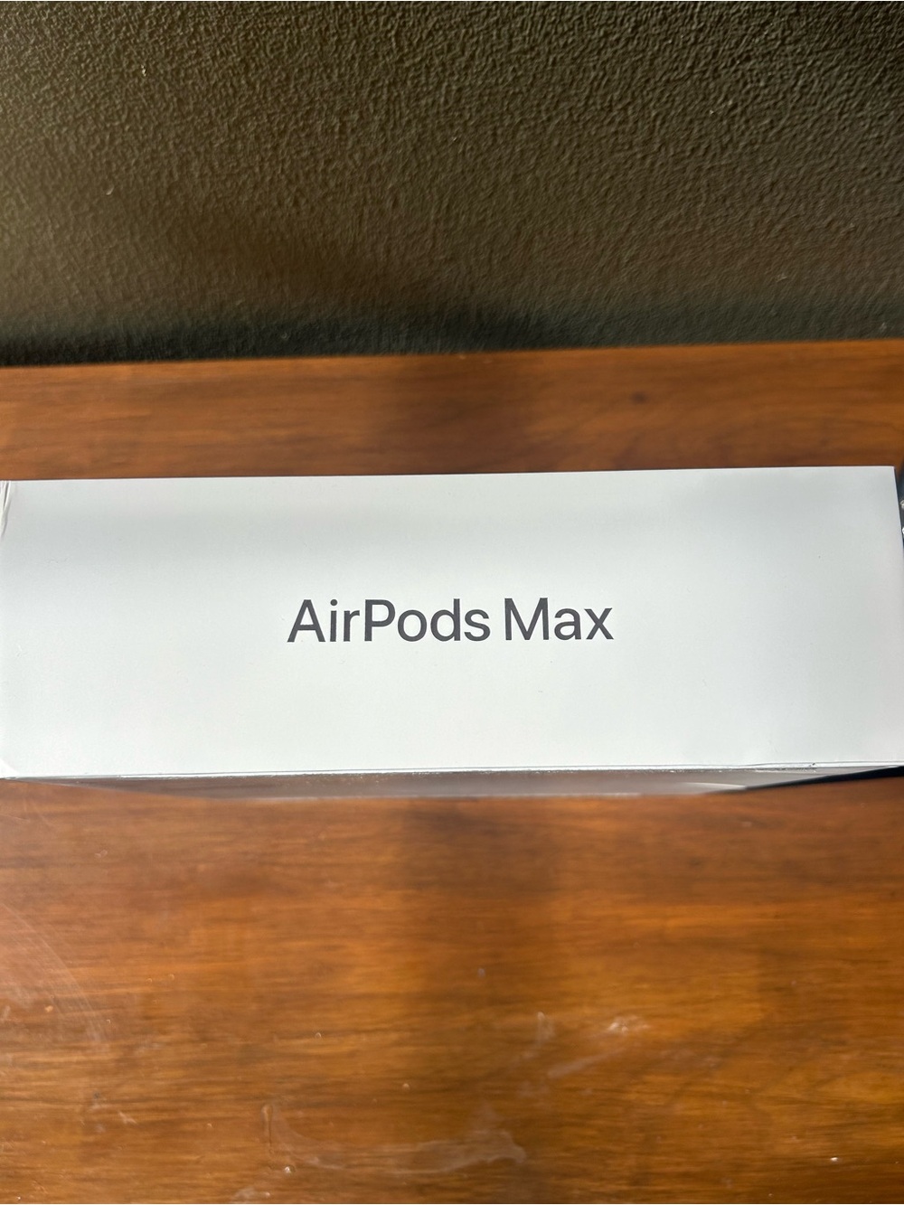 AirPods Max - Midnight Over-Ear Headphones - Picture 10 of 15