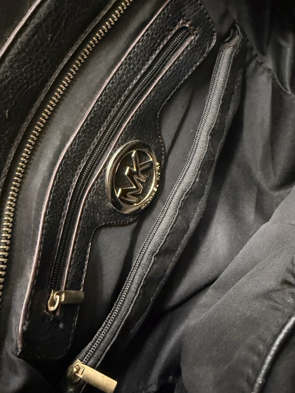 Michael Kors Black Handbag SKU:O - Picture 14 of 16
