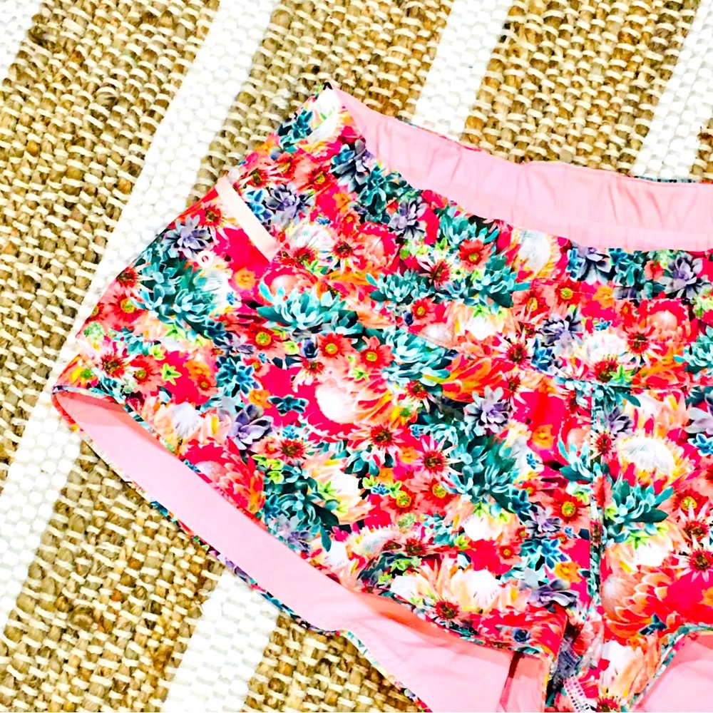 Lululemon hottie hot shorts reversible floral flowers blush pink sports …