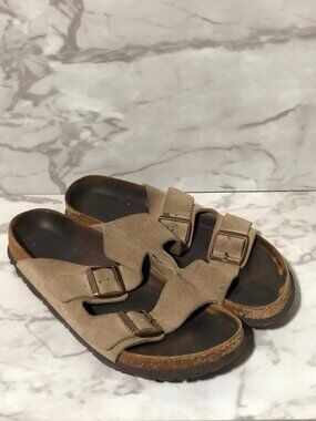 Unisex Birkenstocks Sandals Size 42 Mens size 9/ Women size 11 Brown Leather