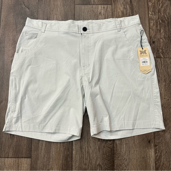 dakota grizzly Other - Dakota Grizzly Henry Shorts Men’s Size 38 Off White Light Gray