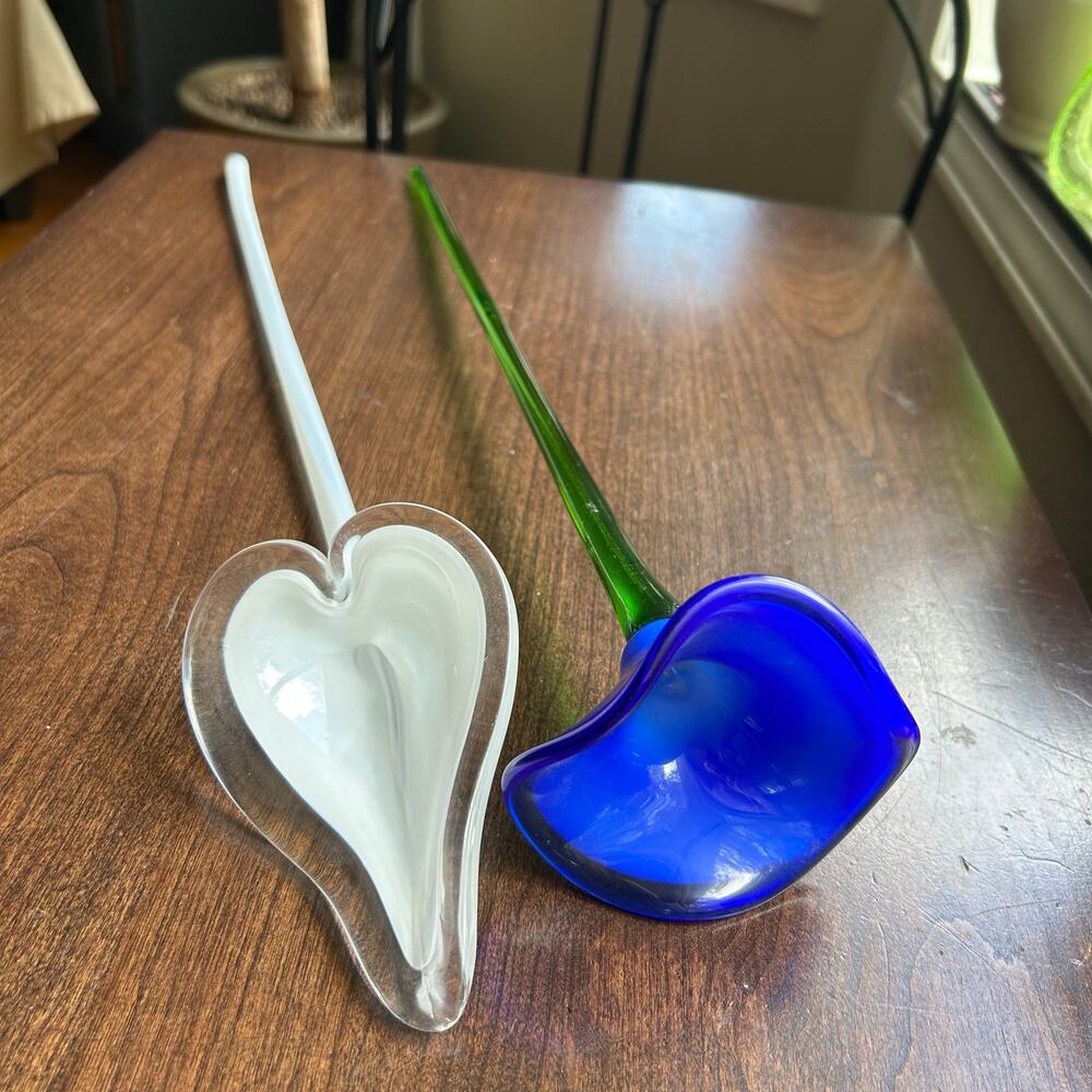 Handcrafted Murano style art glass long-stem flowers blue lily white anthurium