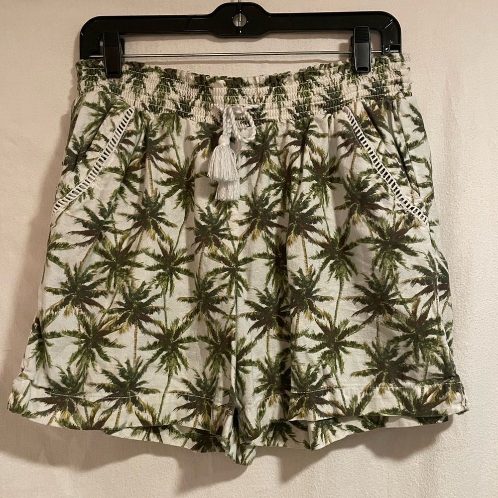 Briggs Linen Blend Palm-Print Drawstring Shorts in White and Green