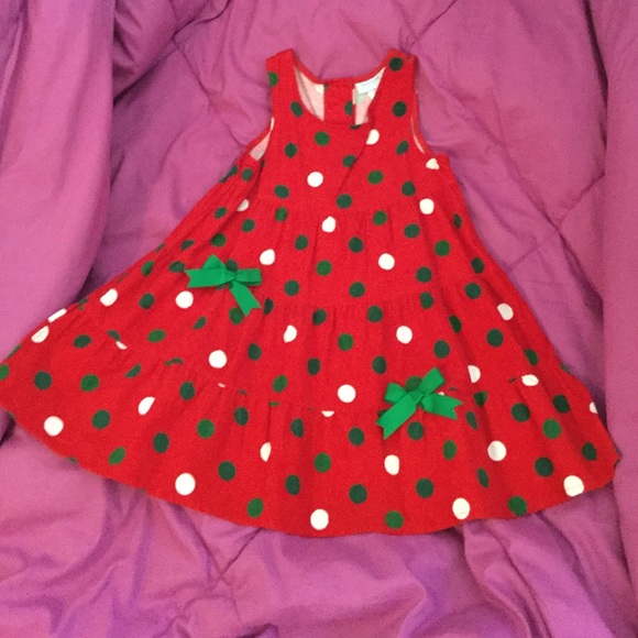 I am selling a pocked dotted dress been worn 1