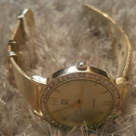 NY&C WOMAN WATCH